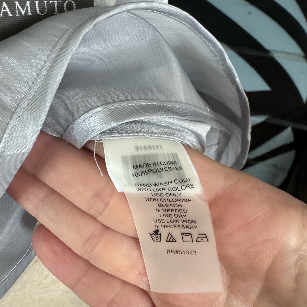 NWT Vince Camuto Silvery Tunic, size Medium - Picture 11 of 11